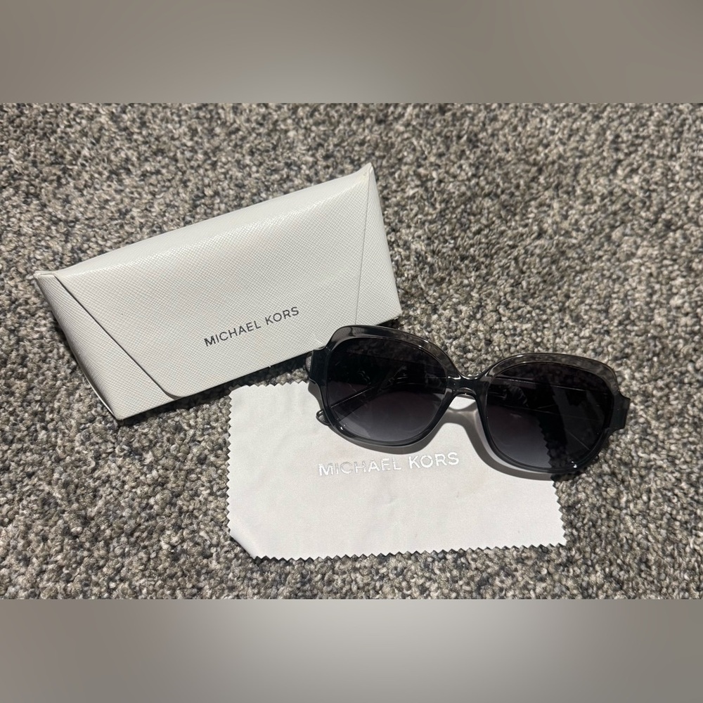 Michael Kors Suz MK2055 329911 Black Square Sunglasses Frames 56-17 140 Designer